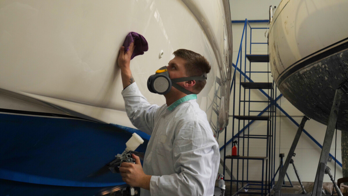 Boat-Manufacturers-Spray Gun Cleaning and solvent recovery
